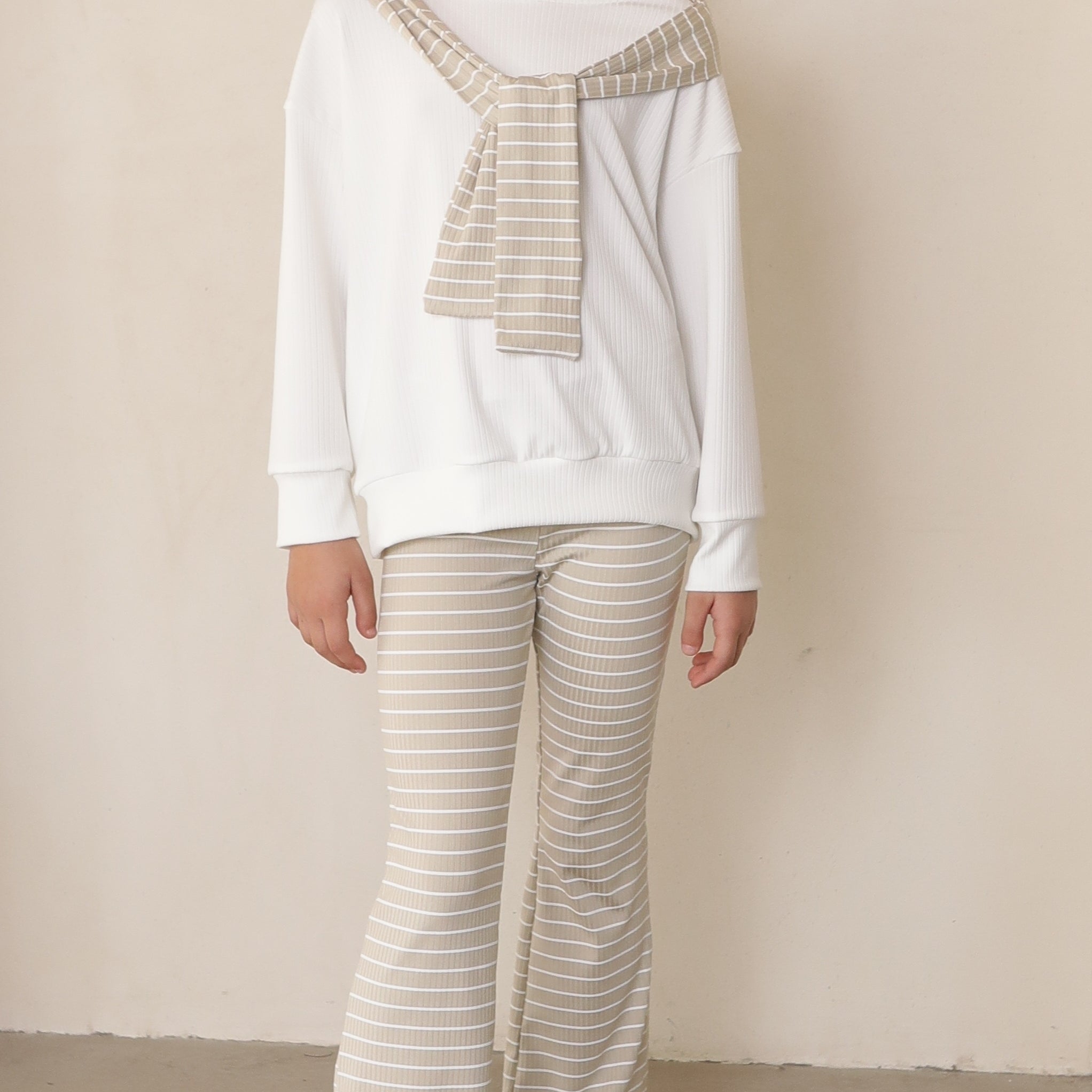 סט טייץ פסים פדלפון חולצת אוברסייז וצעיף