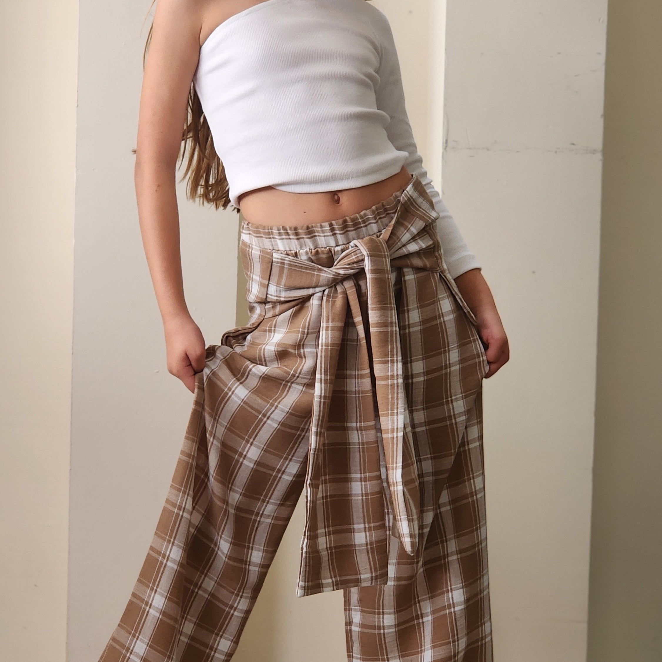 סט 3 חלקים מכנס חולצת כתף אחת ודמוי חולצה לקשירה