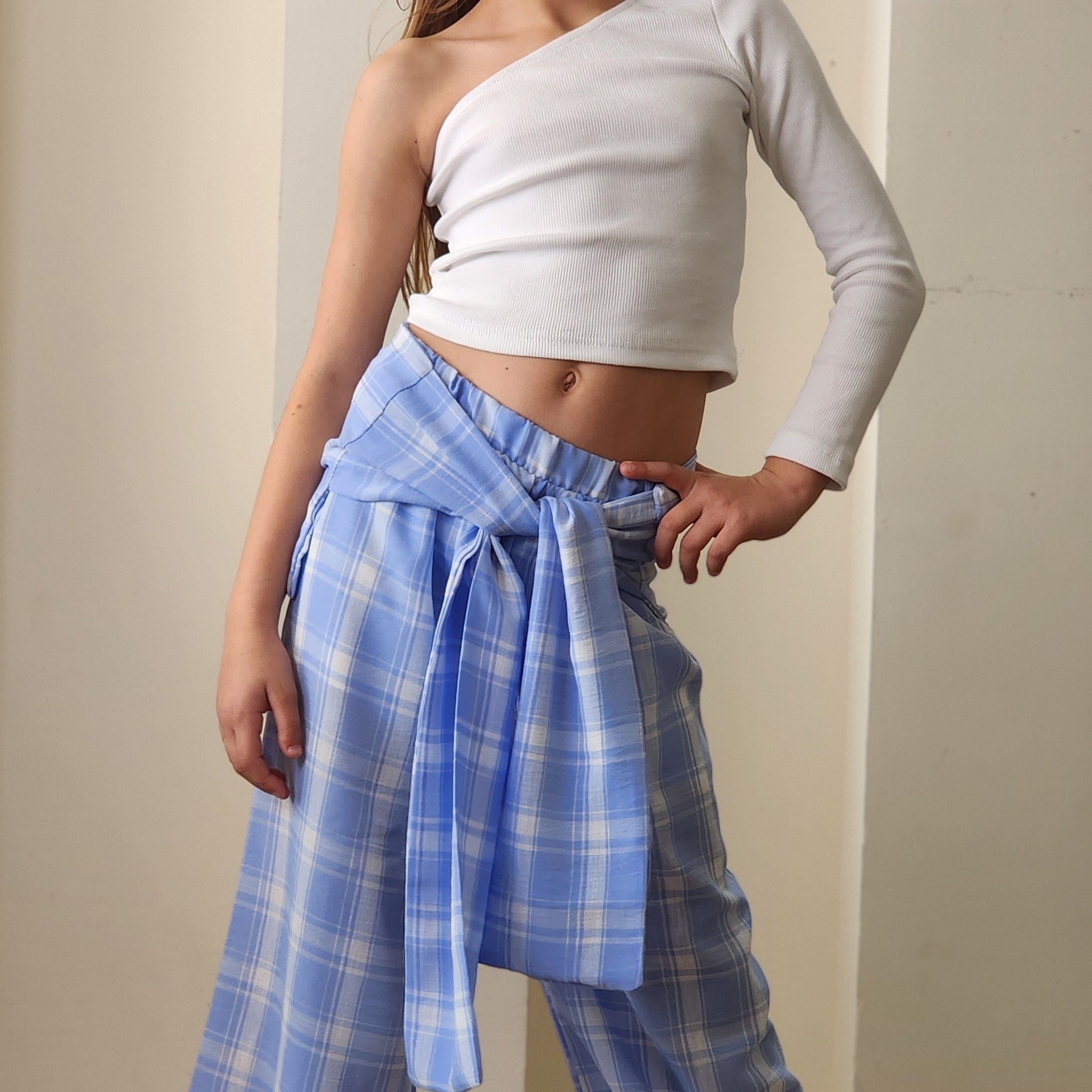 סט 3 חלקים לילדות מכנס חולצת כתף אחת ודמוי חולצה לקשירה