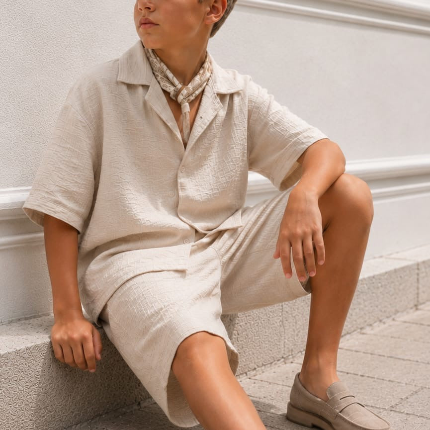 סט בנים פישתן רך ברמודה וחולצה מכופתרת עם מטפחת וחרוז