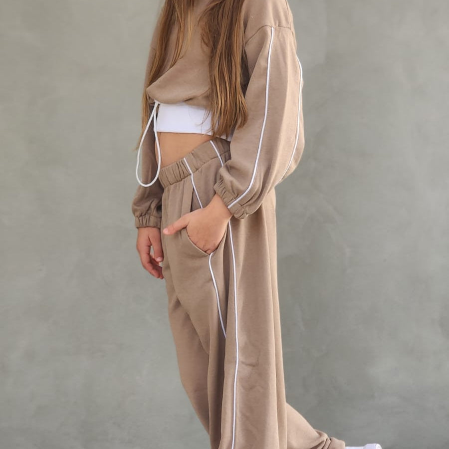 סט מכנס חולצה וגופייה לילדות