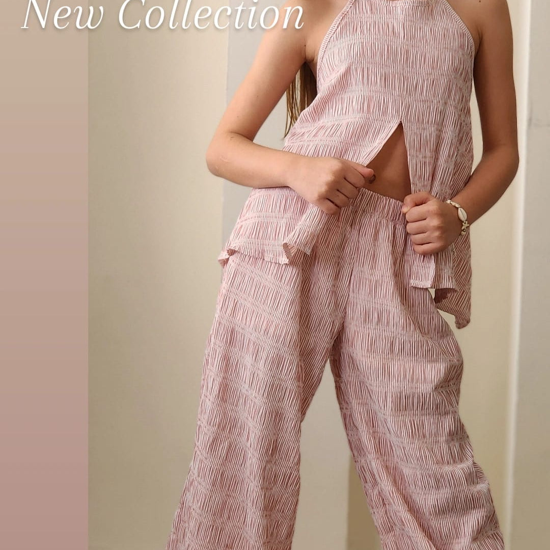 סט אריג כיווץ מכנס כולל ביטנה קצרה וחולצת קשירה