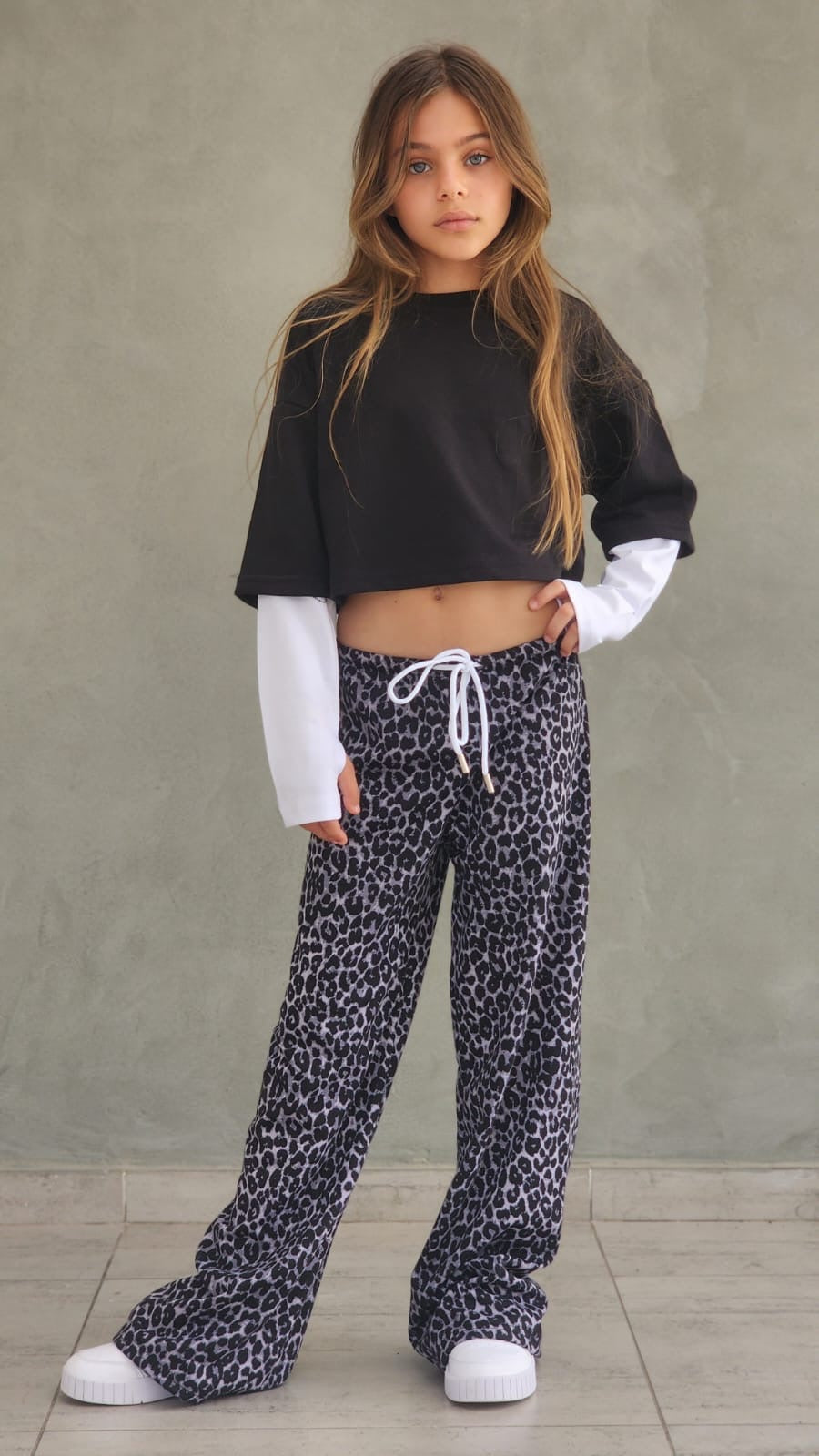 חליפת פרנצ'טרי מנומר וחולצה שילוב כפפה