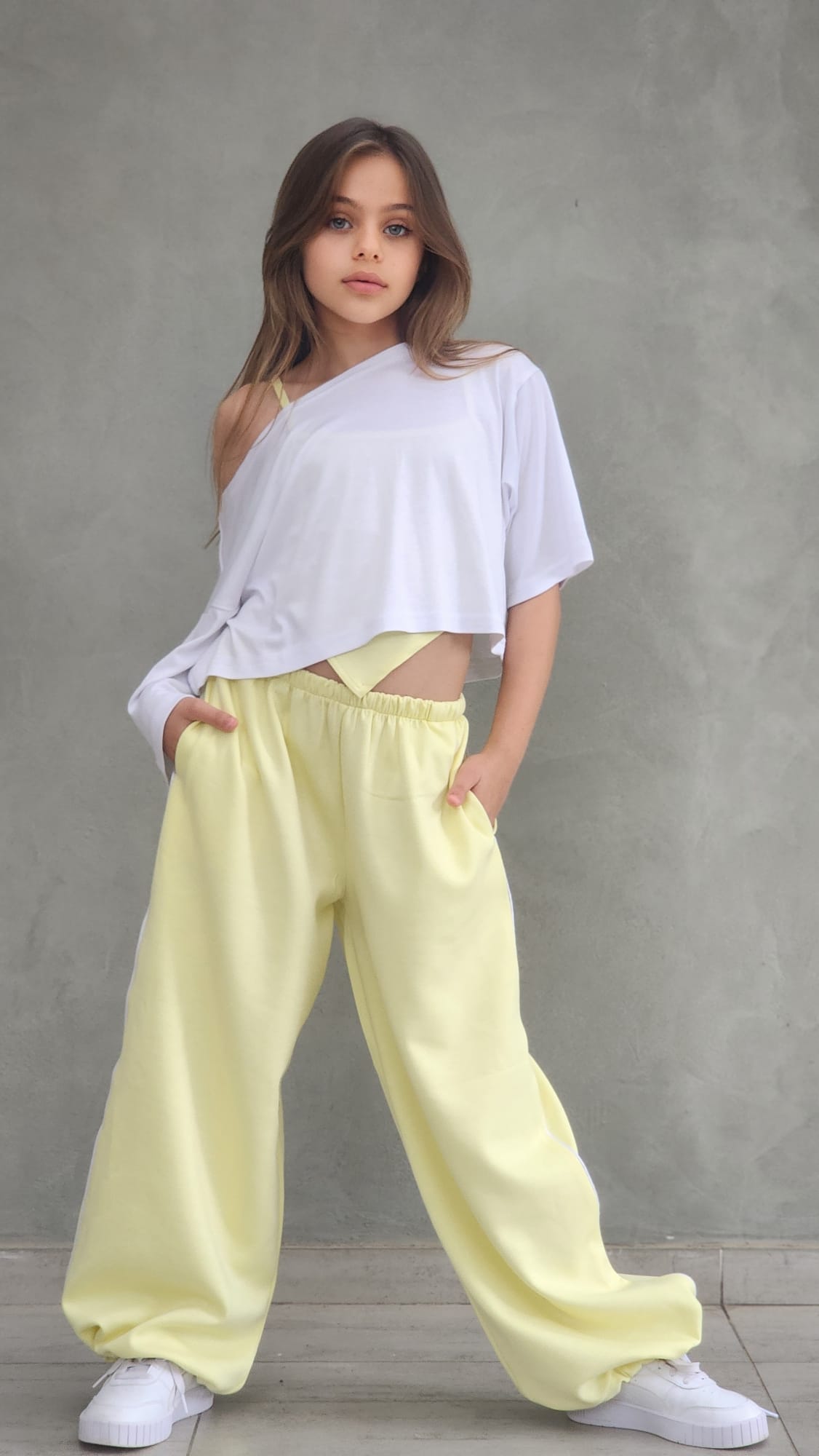 חליפת היפ הופ לבנות מכנס חולצה וגופייה