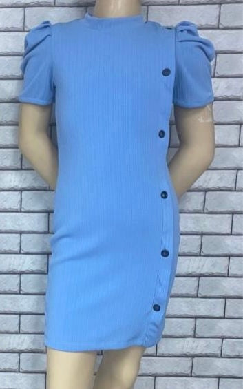 שמלה צמודה כוללת ביטנת ניאון