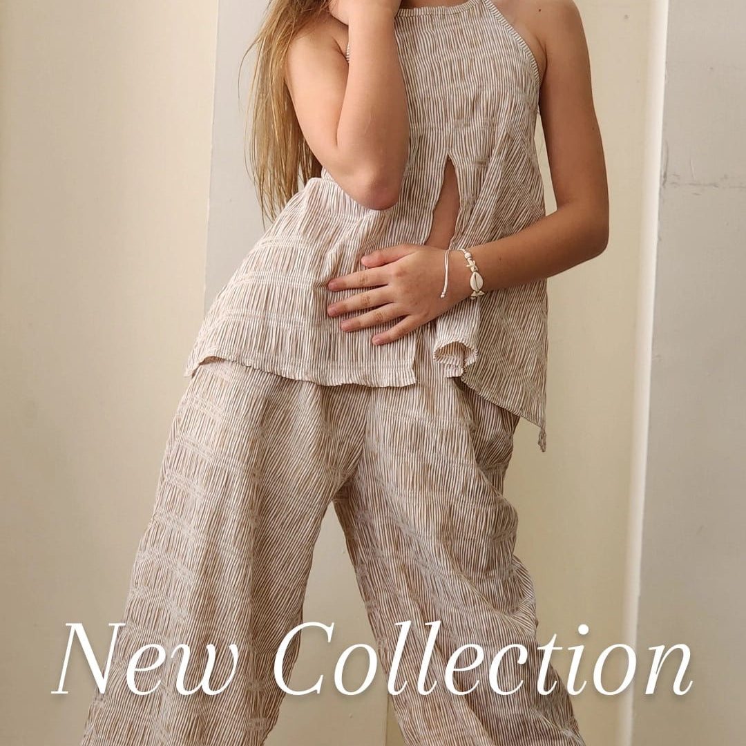 סט אריג כיווץ מכנס כולל ביטנה קצרה וחולצת קשירה