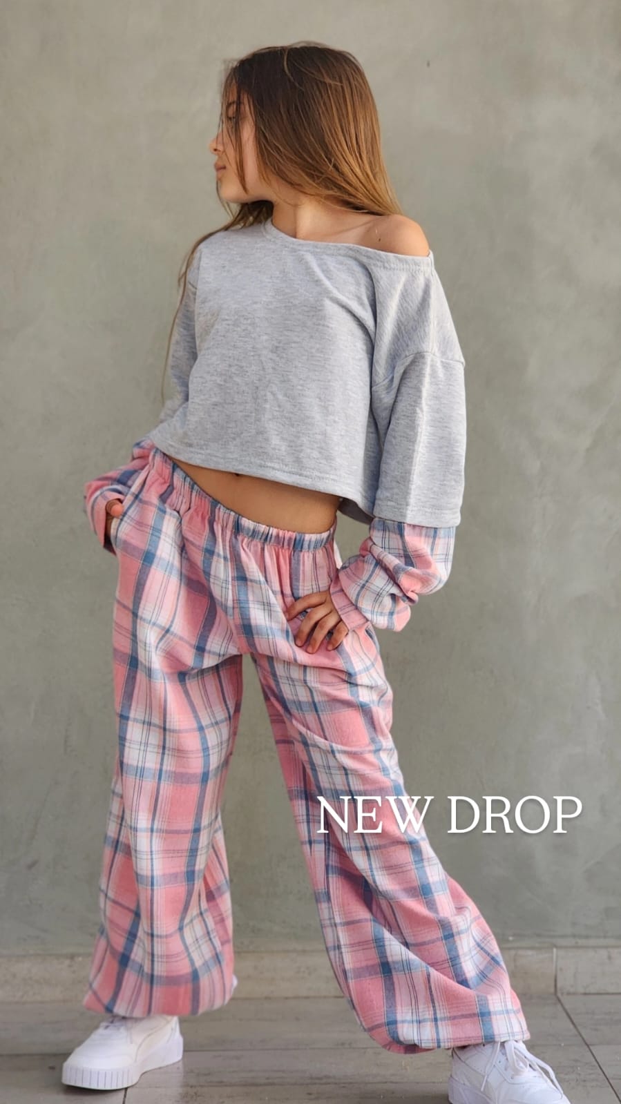 מכנס משבצת וחולצה שילוב שרוול משבצת