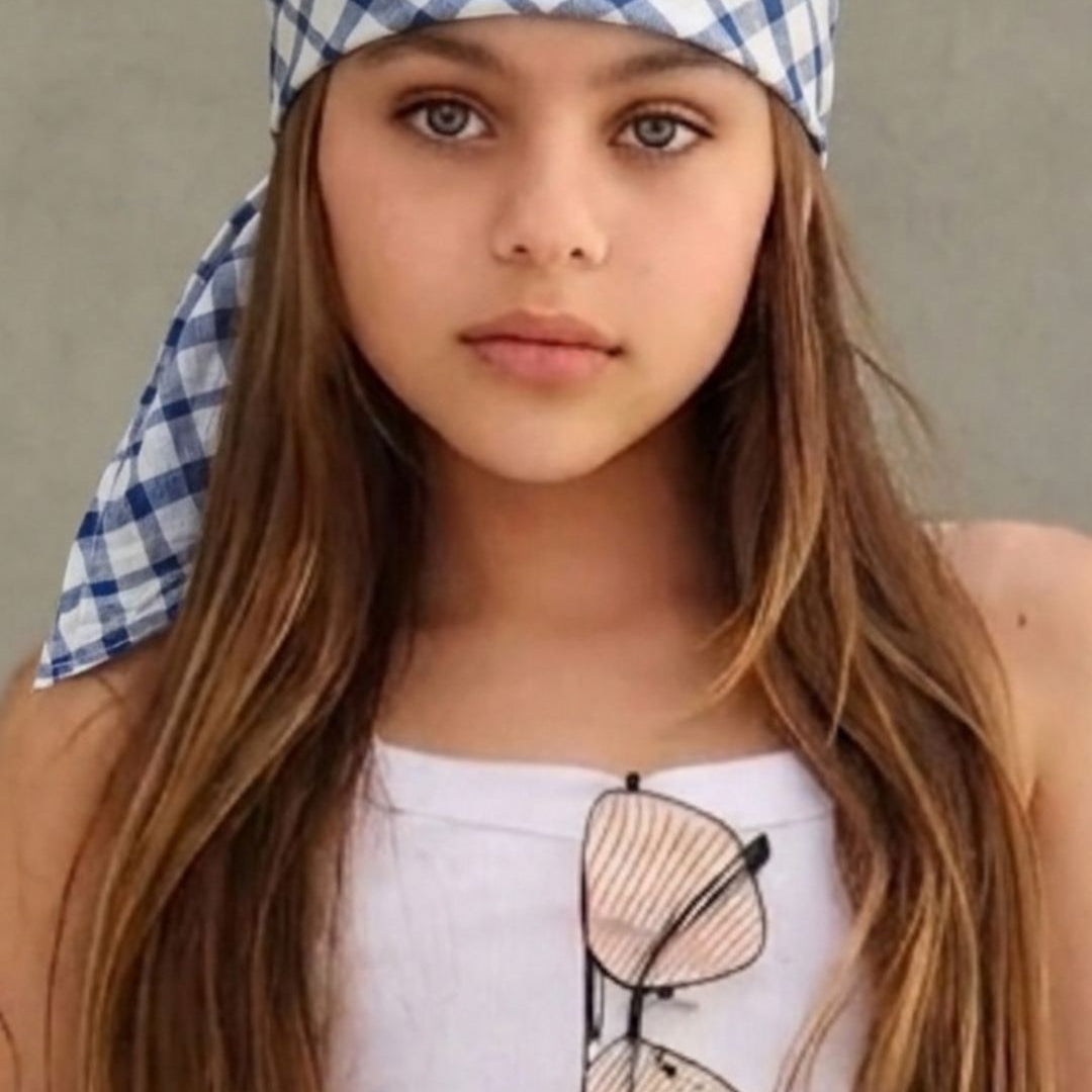בנדנה לבנה משבצות כחול