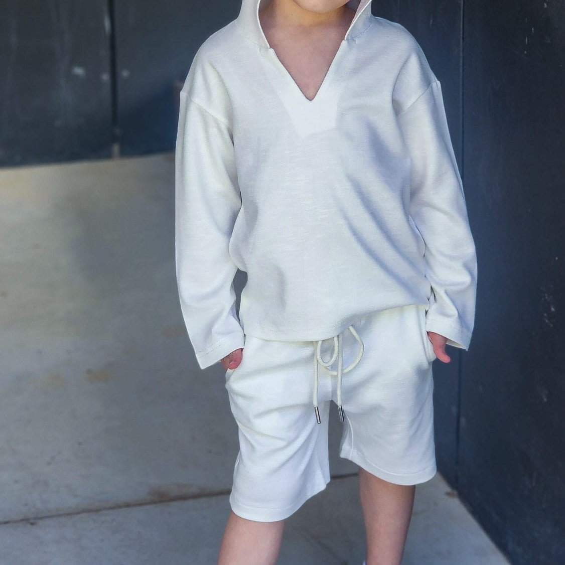 סט סריג טקסטורה ברמודה וחולצת קפושון