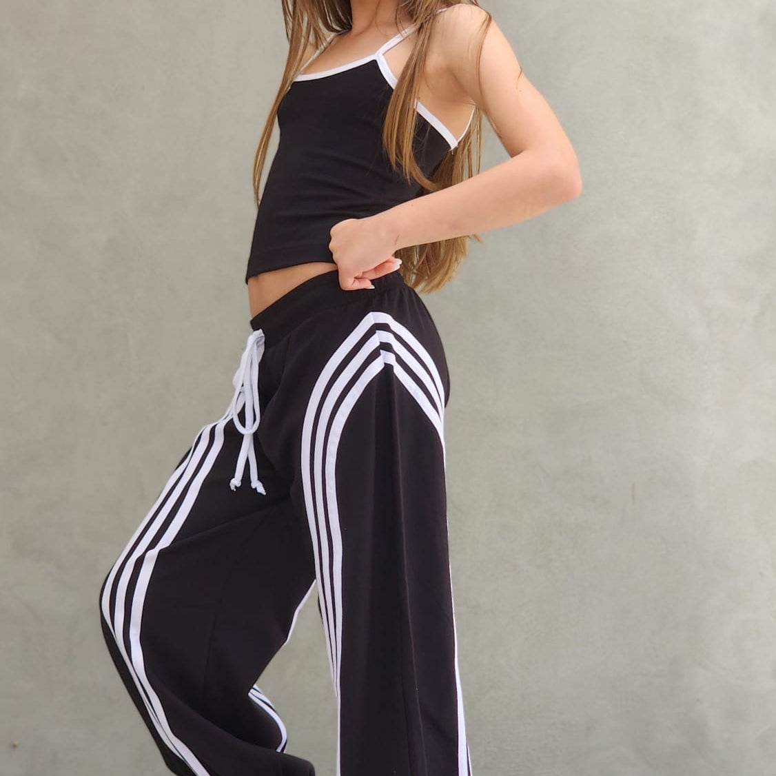 כנס היפ הופ אורבני לילדות ונערות בצבע שחור עם גופייה