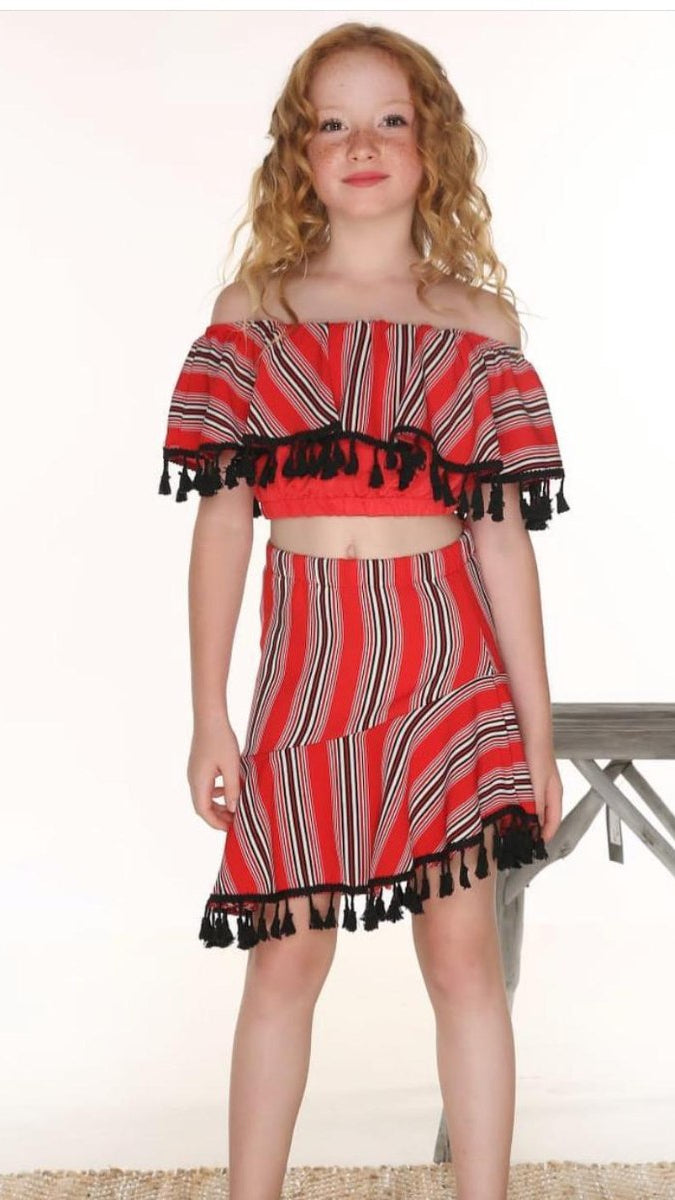 סט חצאית וחולצת בטן כתף אחת