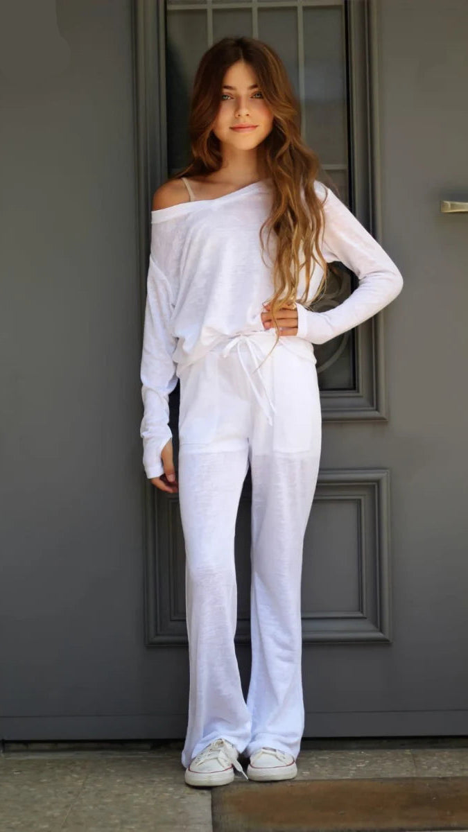 סט מכנס פדלפון וחולצת וי סריג סלאב