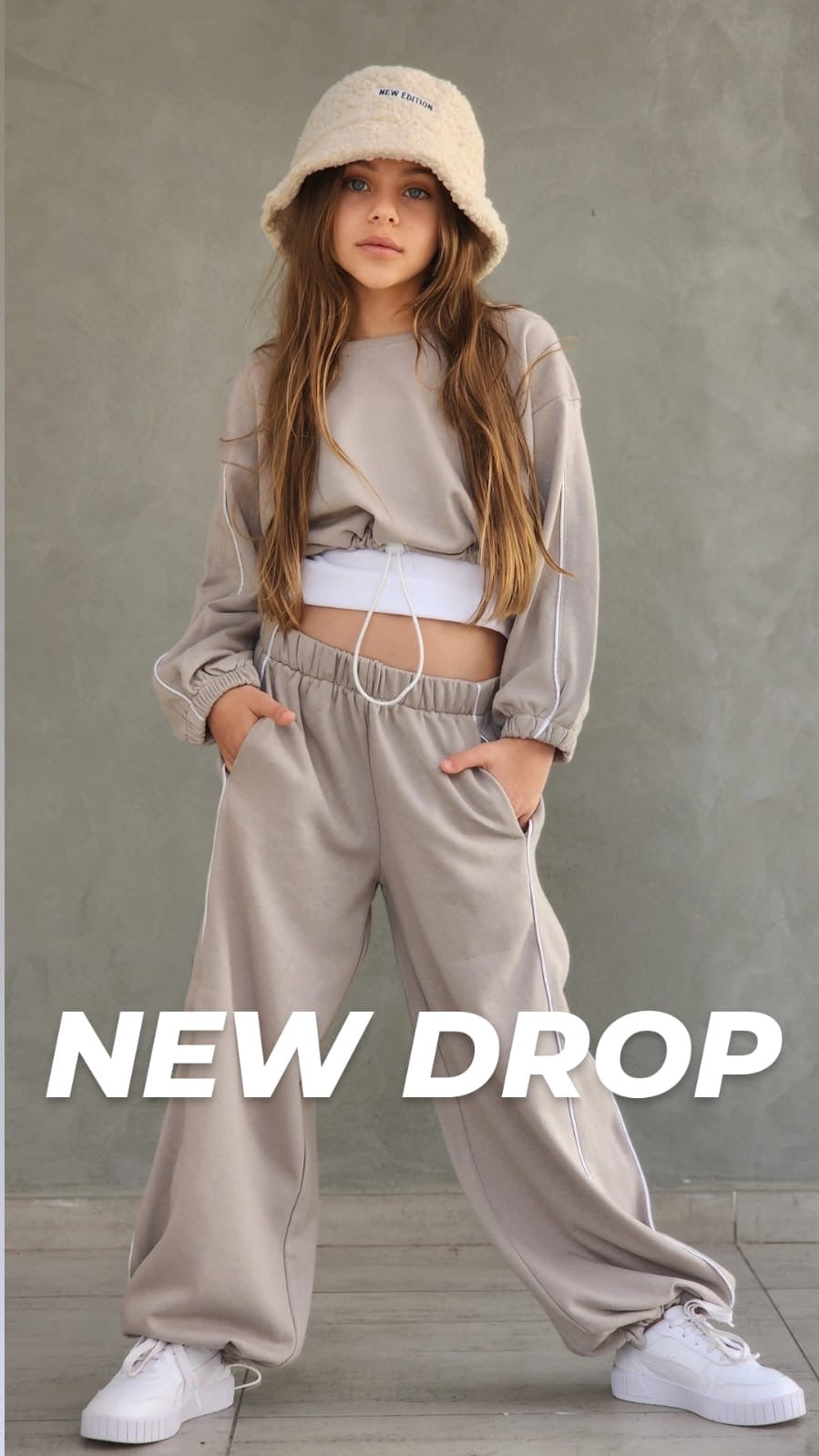 סט מכנס חולצה וגופייה לילדות