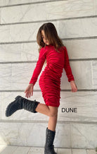 שמלת קטיפה כיווצים