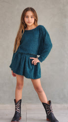 חצאית בלון וחולצה רחבה סריג שערות רך