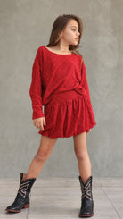 חצאית בלון וחולצת קרופ סריג ריבועים