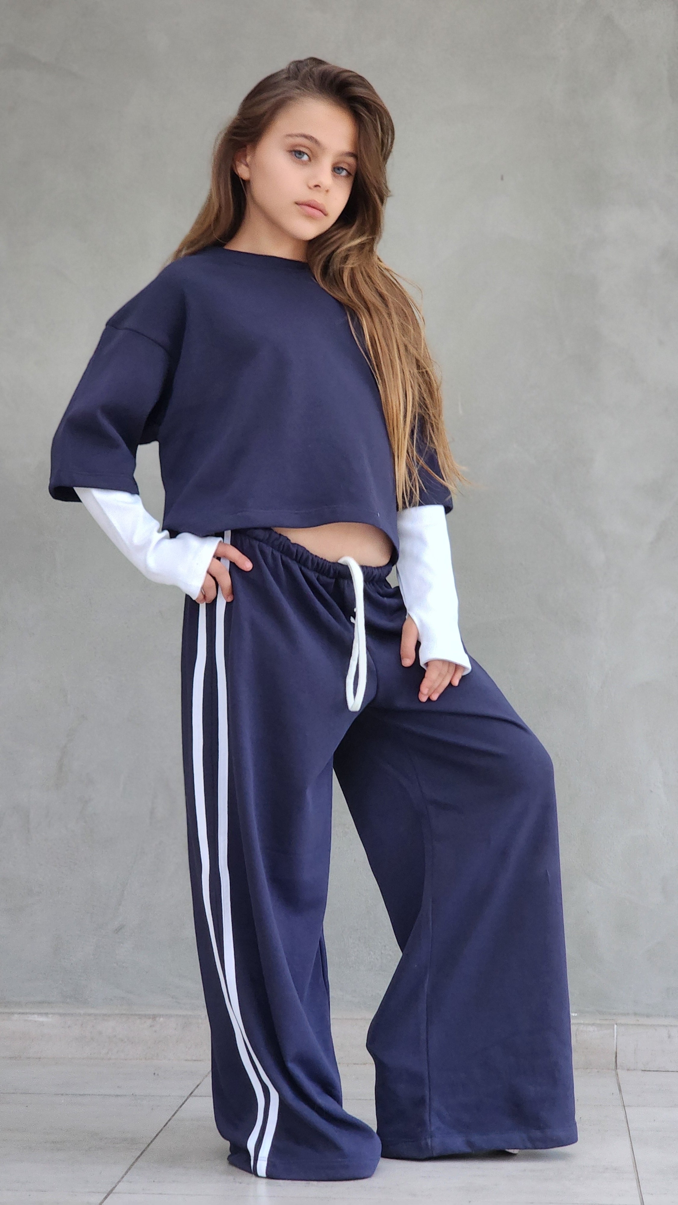 סט מכנס פרנצ'טרי וחולצה שילוב שרוול כפפה