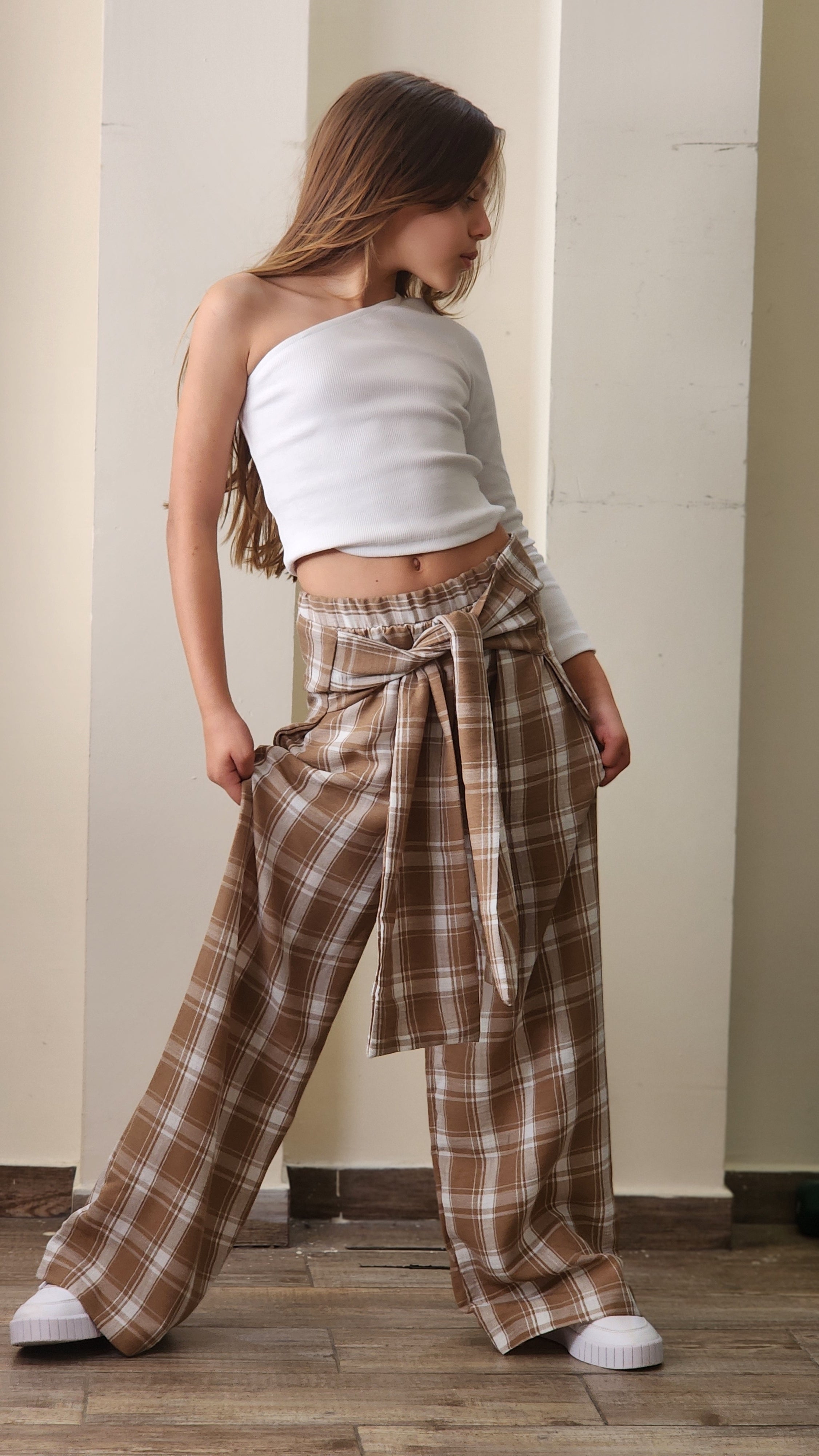 סט 3 חלקים מכנס חולצת כתף אחת ודמוי חולצה לקשירה