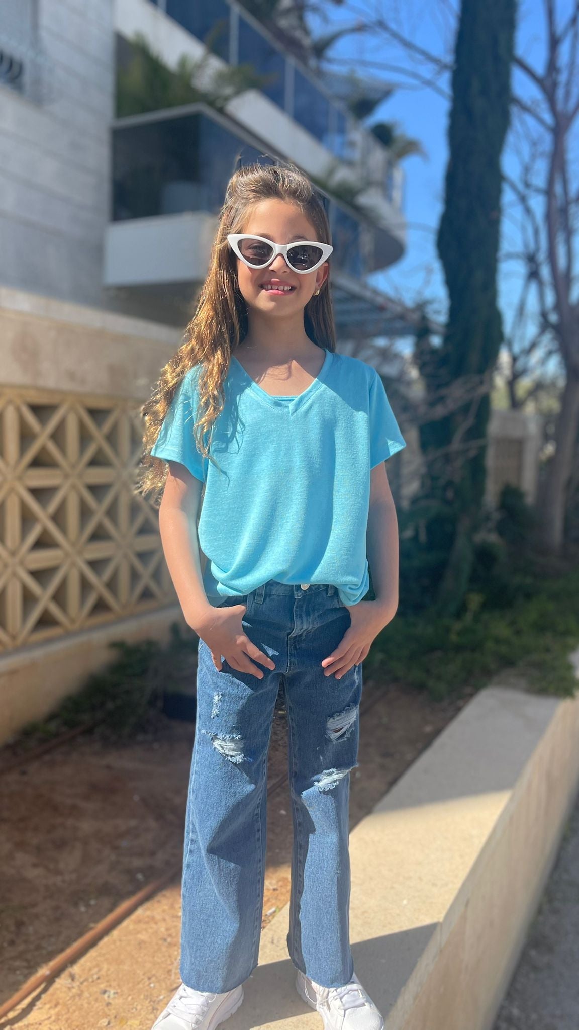 חולצת וי לילדה כולל גוזייה