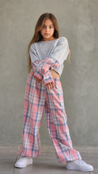 מכנס משבצת וחולצה שילוב שרוול משבצת