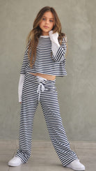 חליפת סריג פסים מכנס וחולצת שרוול כפפה