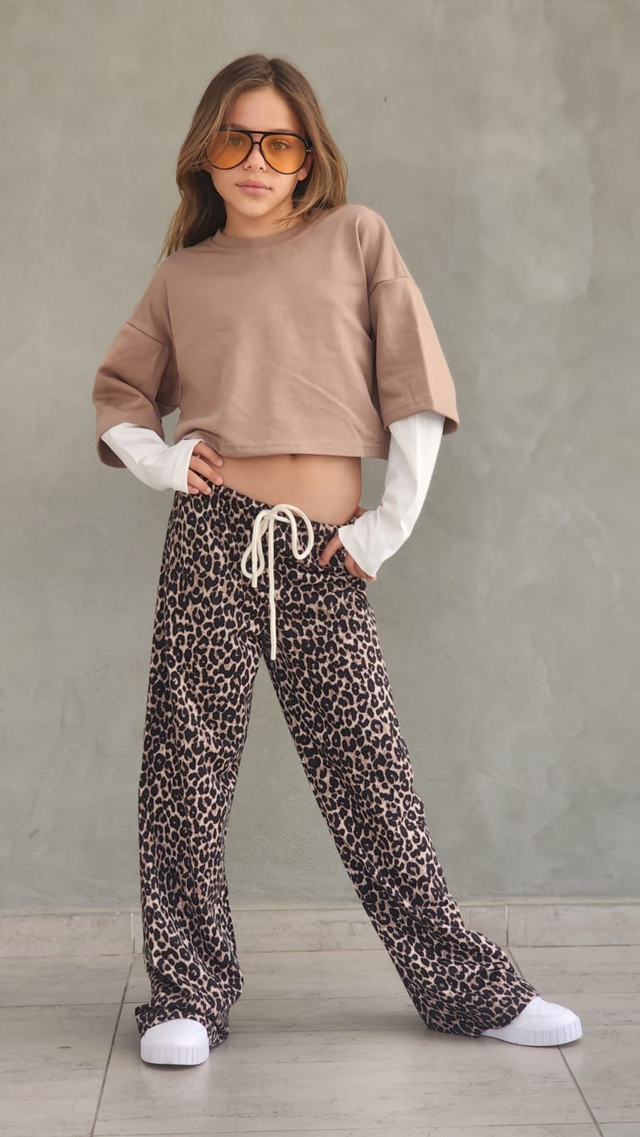 חליפת פרנצ'טרי מנומר וחולצה שילוב כפפה