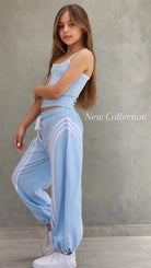 חליפת ג'רסי לילדות בצבע תכלת שמיים - סטייל אורבני נוח ואיכותי DUNEKIDS