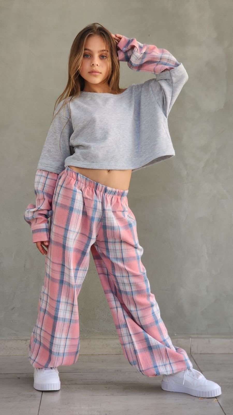 מכנס משבצת וחולצה שילוב שרוול משבצת