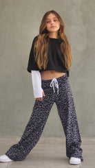 חליפת פרנצ'טרי מנומר וחולצה שילוב כפפה