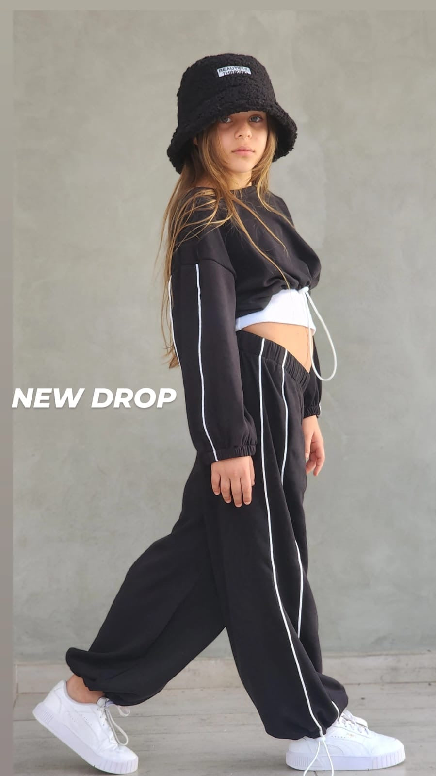 סט מכנס חולצה וגופייה לילדות