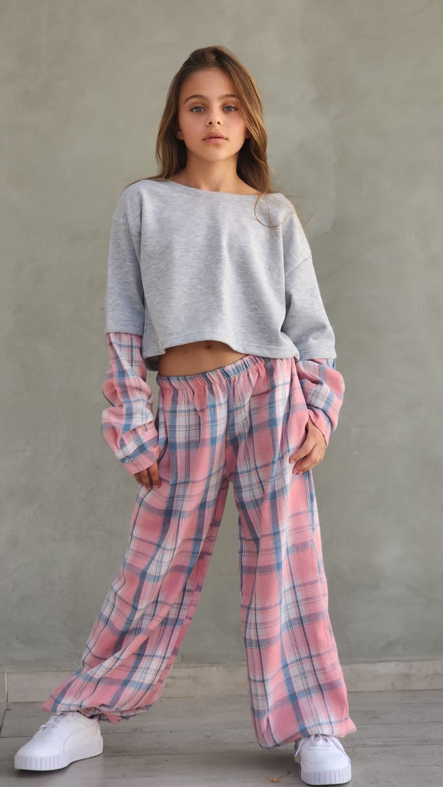 מכנס משבצת וחולצה שילוב שרוול משבצת