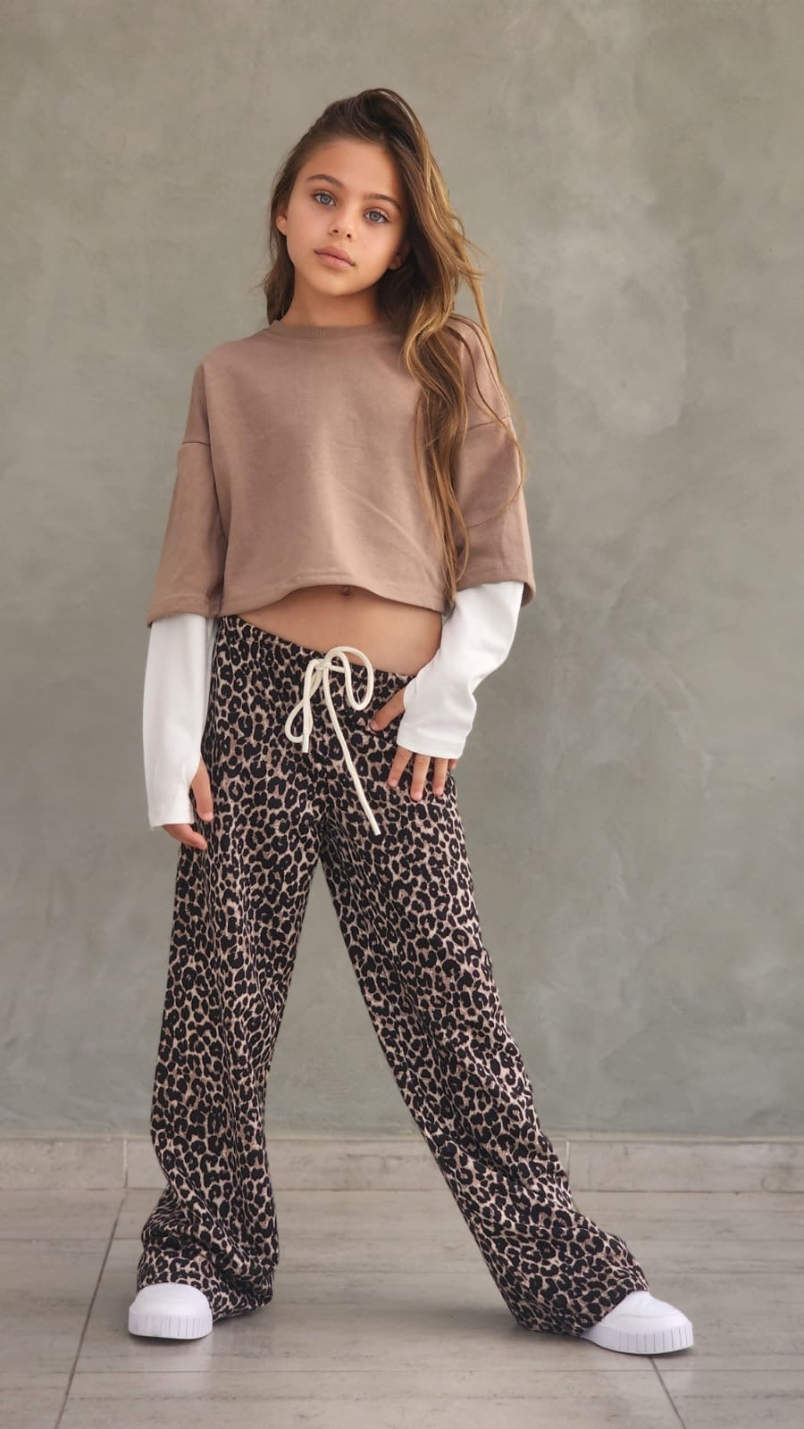 חליפת פרנצ'טרי מנומר וחולצה שילוב כפפה