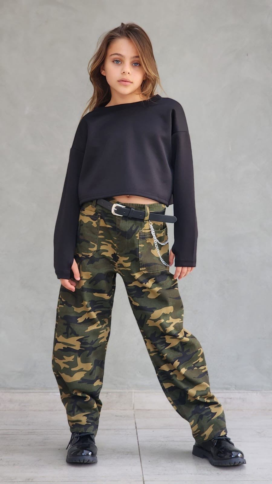 מכנס צבאי כולל חגורת שרשרת