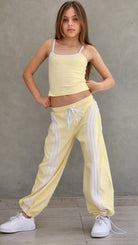 חליפת קיץ לילדות בצבע צהוב בננה - סט ג'רסי פסים עם גופייה פרימיום DUNEKIDS
