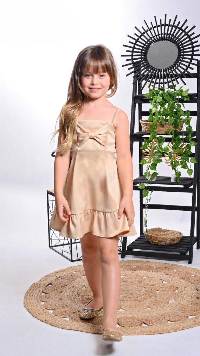 שמלה לילדה מסתובבת
