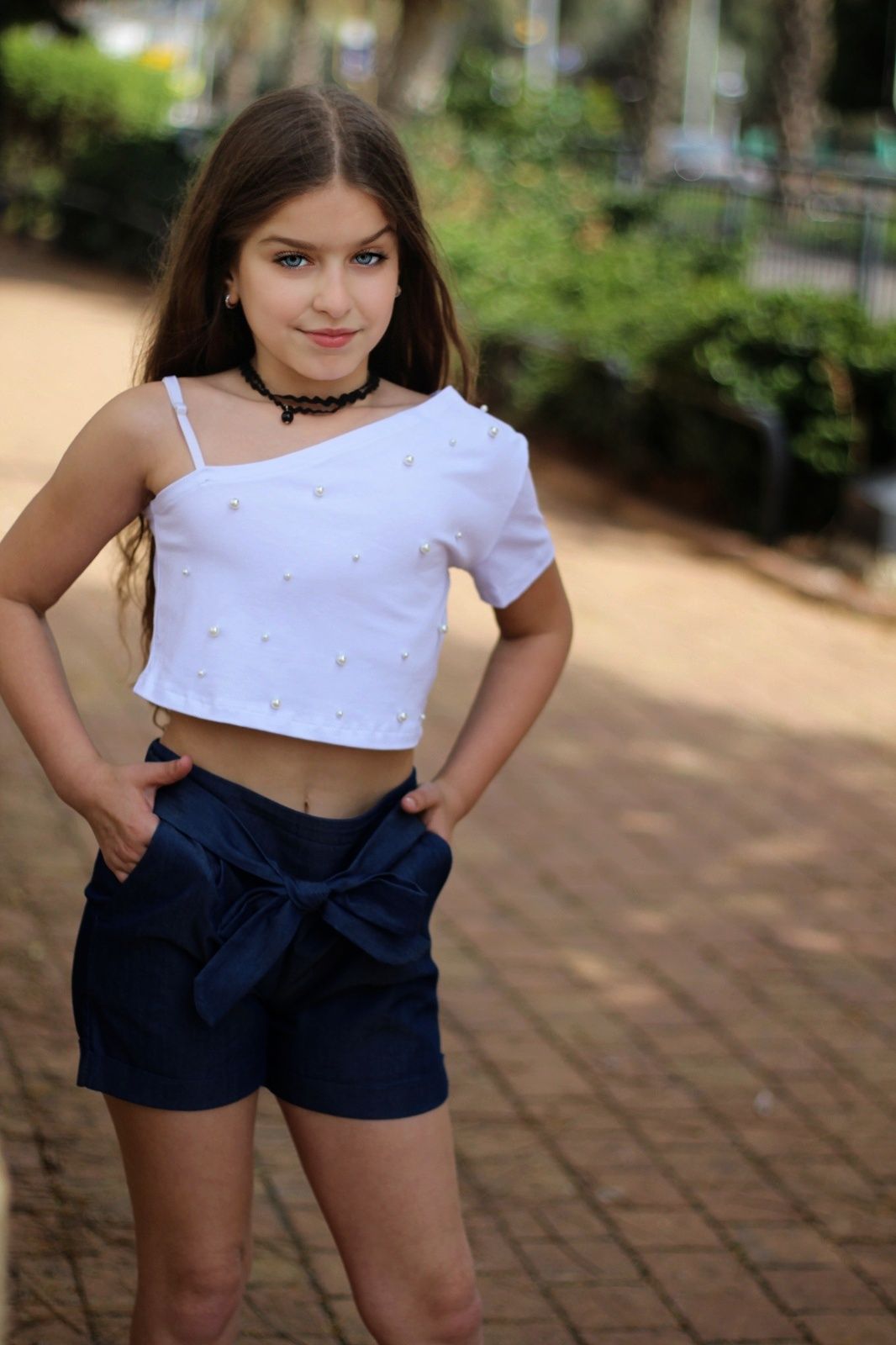 חולצת חצי כתף בטן שזור פנינים