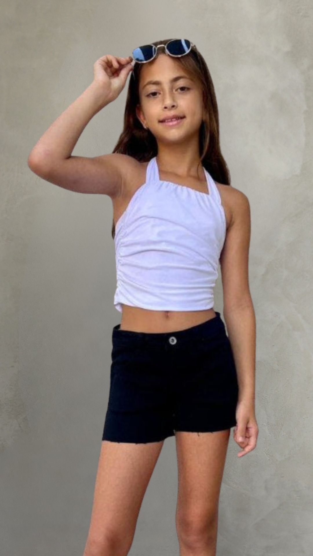 מכנס קצר שורט ללא קרעים שחור