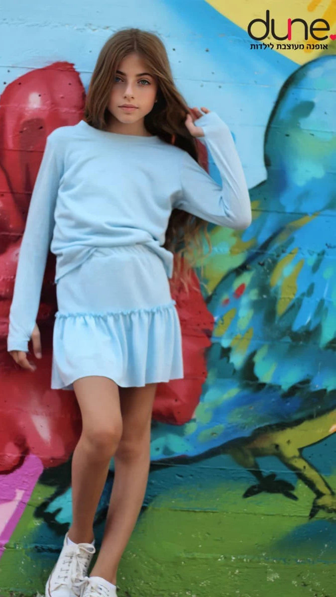 סט חצאית קומות מסתובבת וחולצת פתח גב קשירה