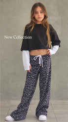 חליפת פרנצ'טרי מנומר וחולצה שילוב כפפה