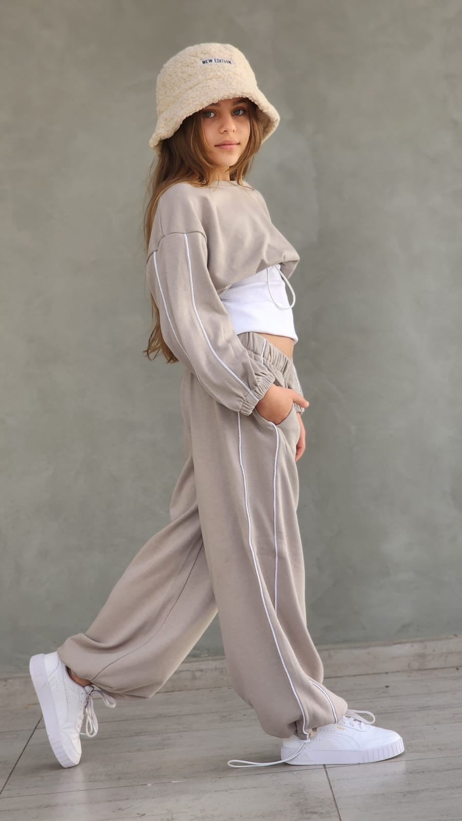 סט מכנס חולצה וגופייה לילדות