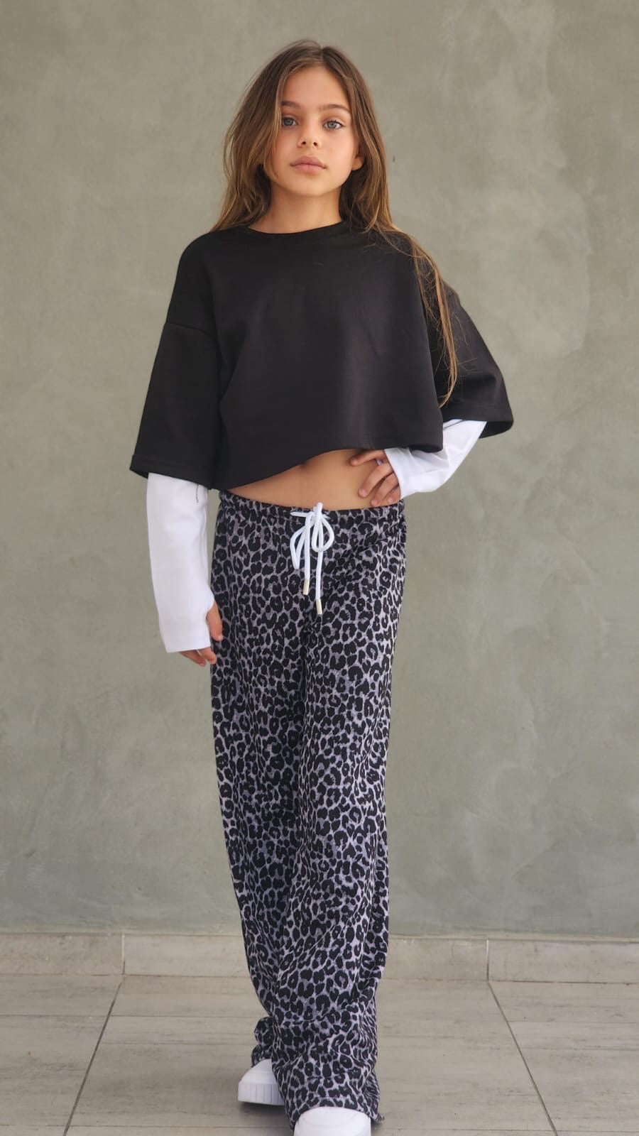 חליפת פרנצ'טרי מנומר וחולצה שילוב כפפה