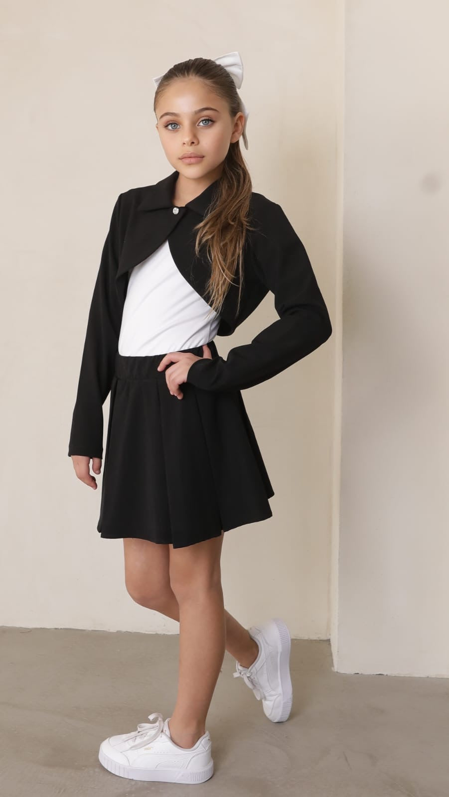 סט חצאית כפלים חולצה וג'קטון