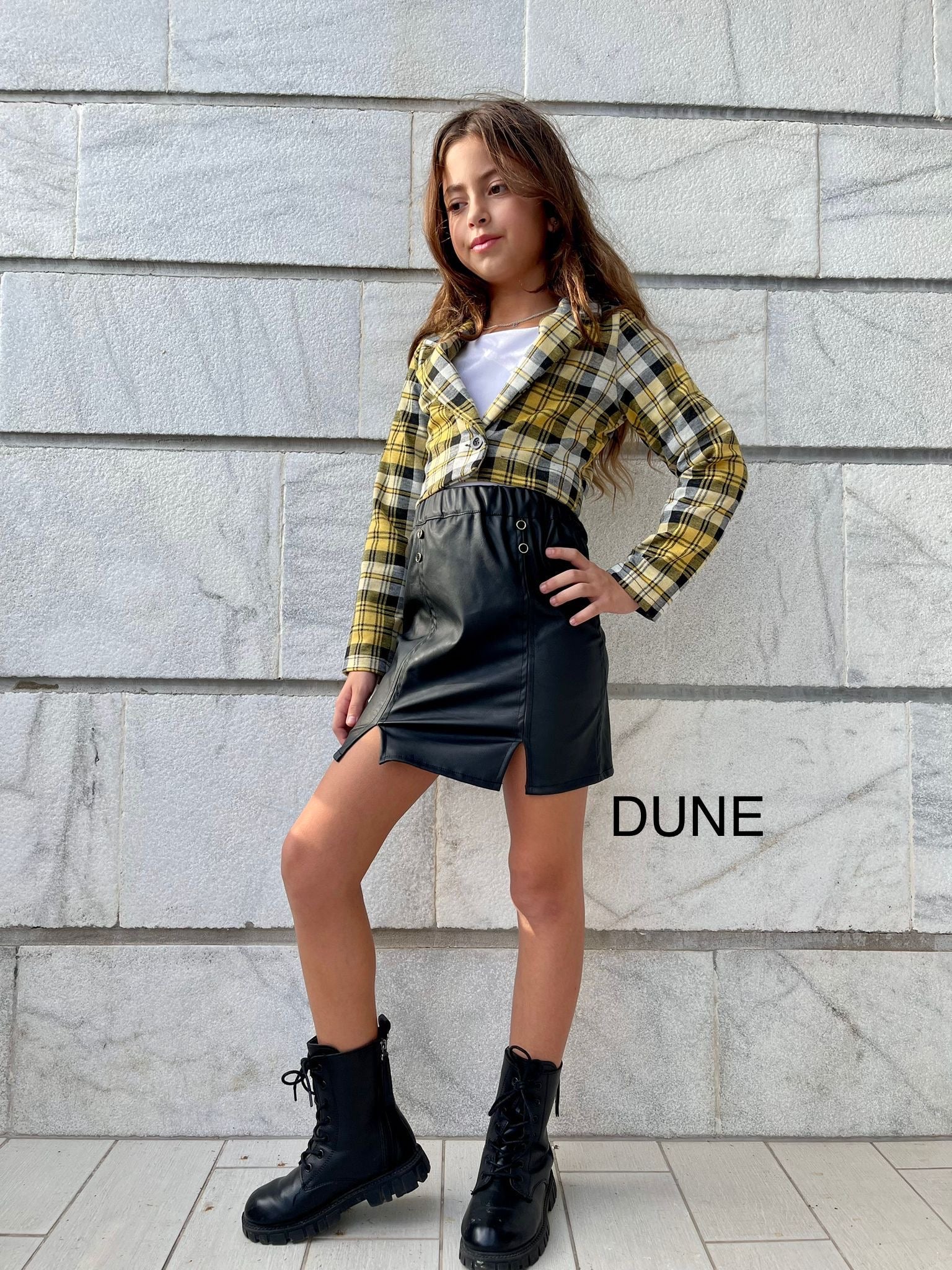 ג'קט משבצת וחולצת קטיפה