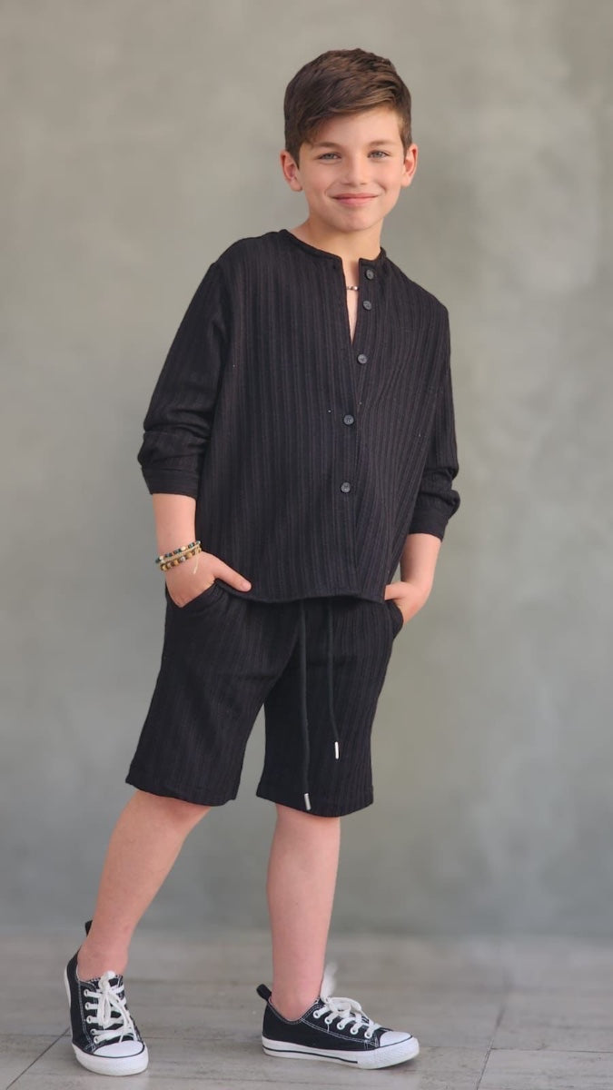 סט מכנס ברמודה ומכופתרת