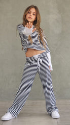 חליפת סריג פסים מכנס וחולצת שרוול כפפה