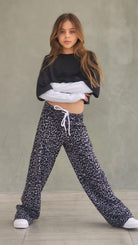 חליפת פרנצ'טרי מנומר וחולצה שילוב כפפה