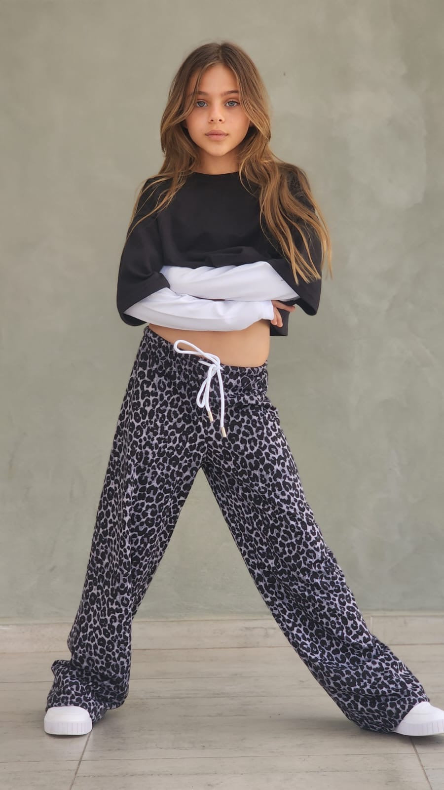 חליפת פרנצ'טרי מנומר וחולצה שילוב כפפה