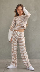 חליפת סריג פסים מכנס וחולצת שרוול כפפה