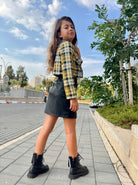 ג'קט משבצת וחולצת קטיפה