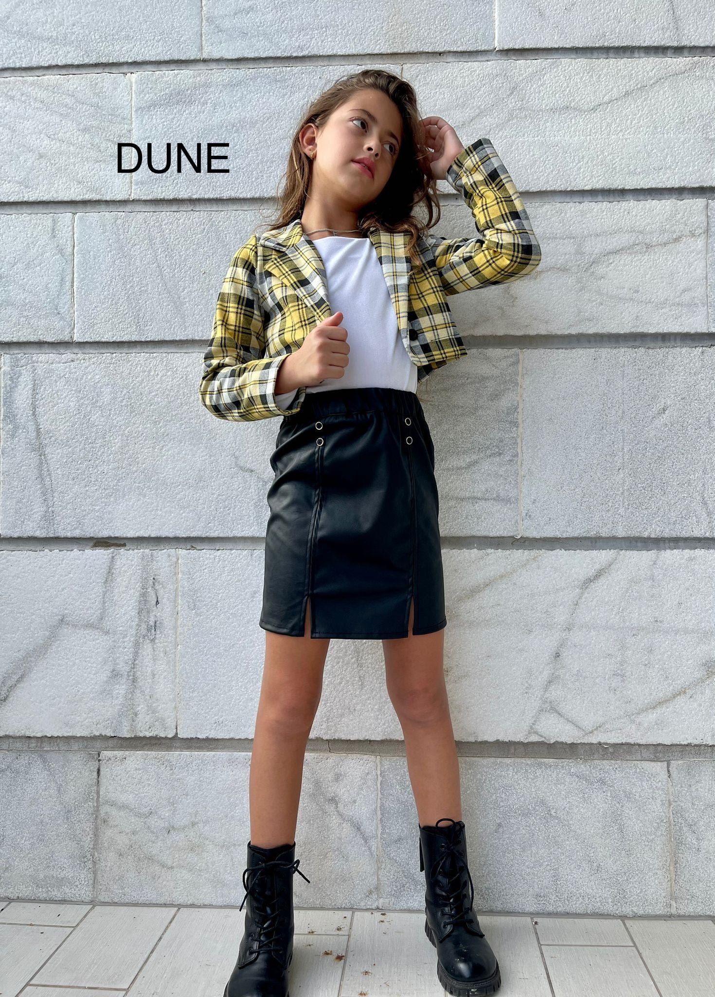 ג'קט משבצת וחולצת קטיפה